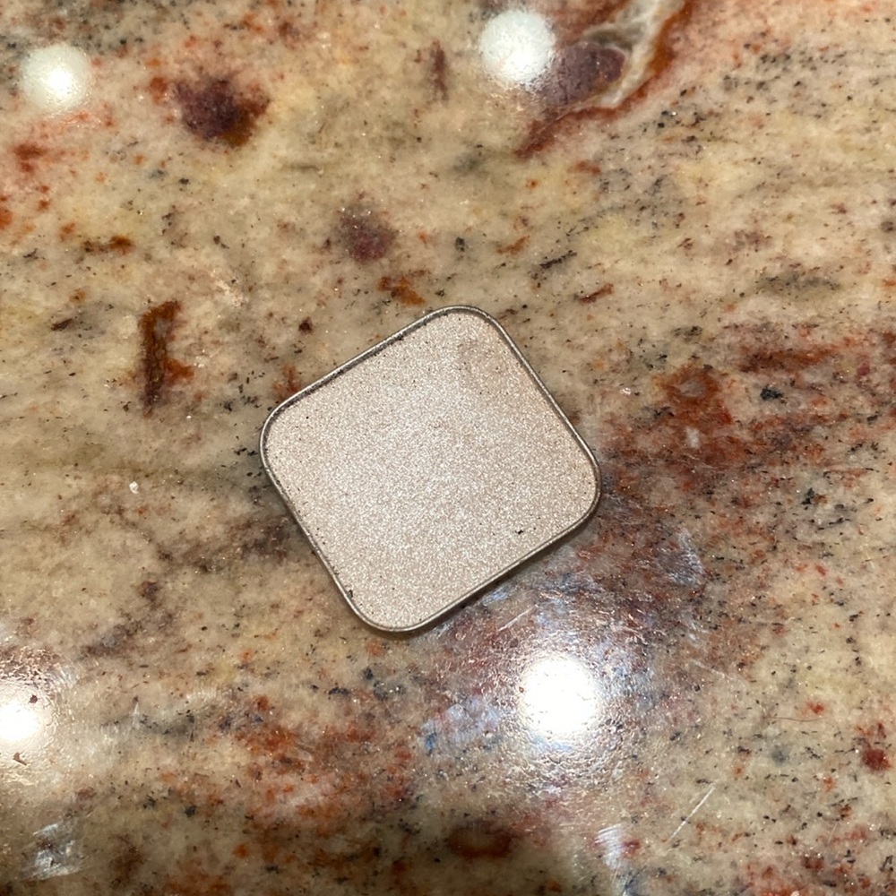 Seint Unicorn eyeshadow